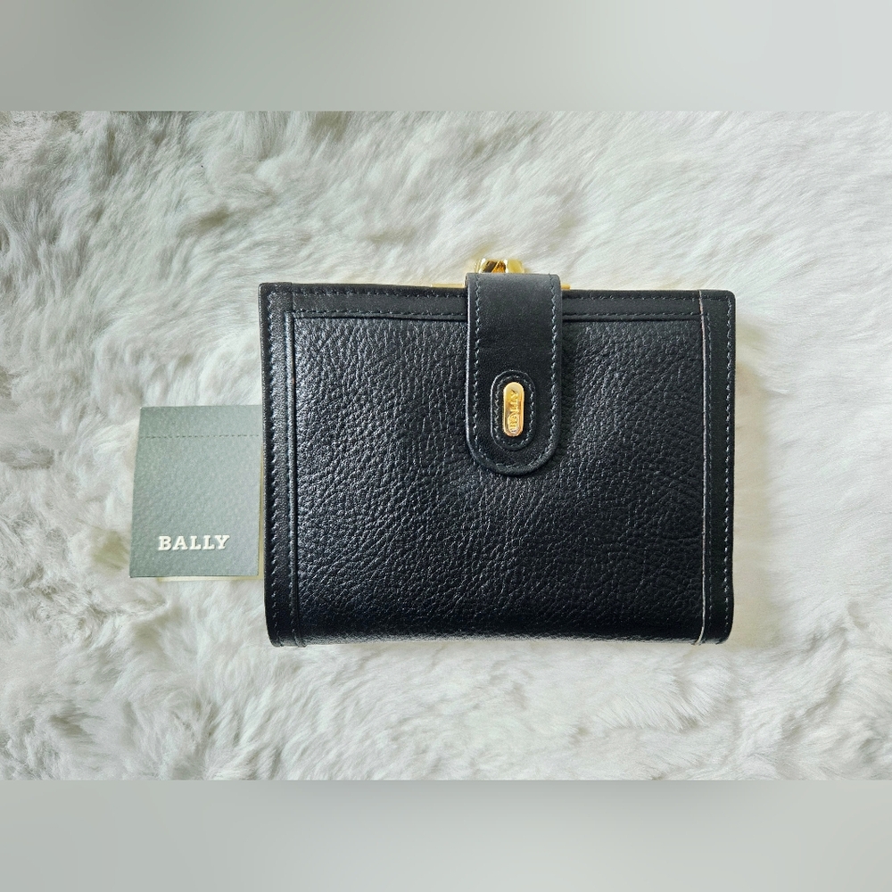 Bally Black Leather Women's Compact Kisslock Wallet